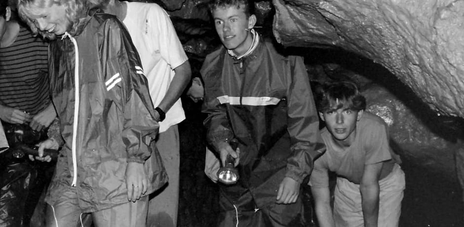 HES-studenten tijdens een excursie door grotten in de Ardennen